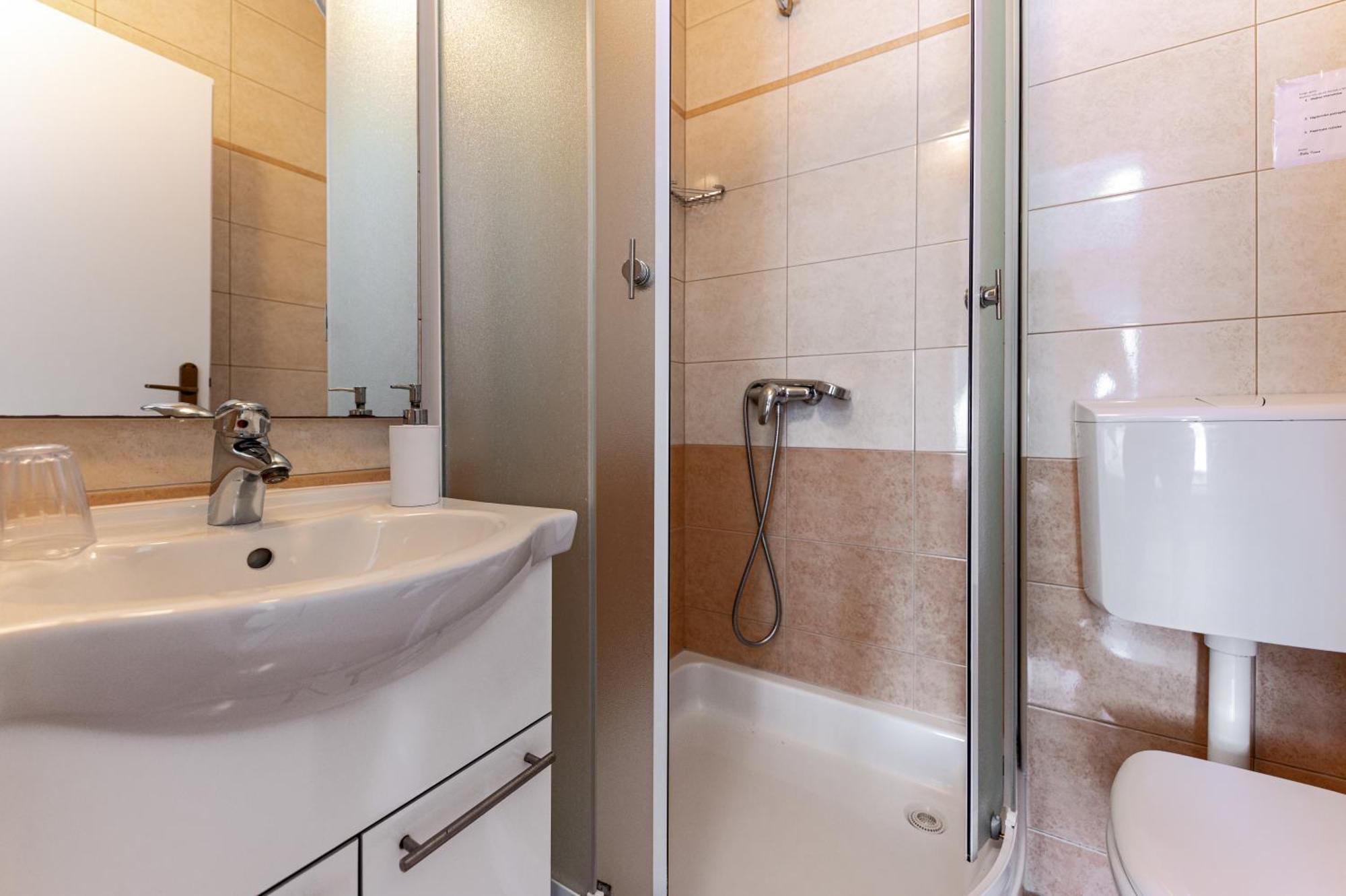 Bed And Breakfast Ivona Baska Voda Exterior photo