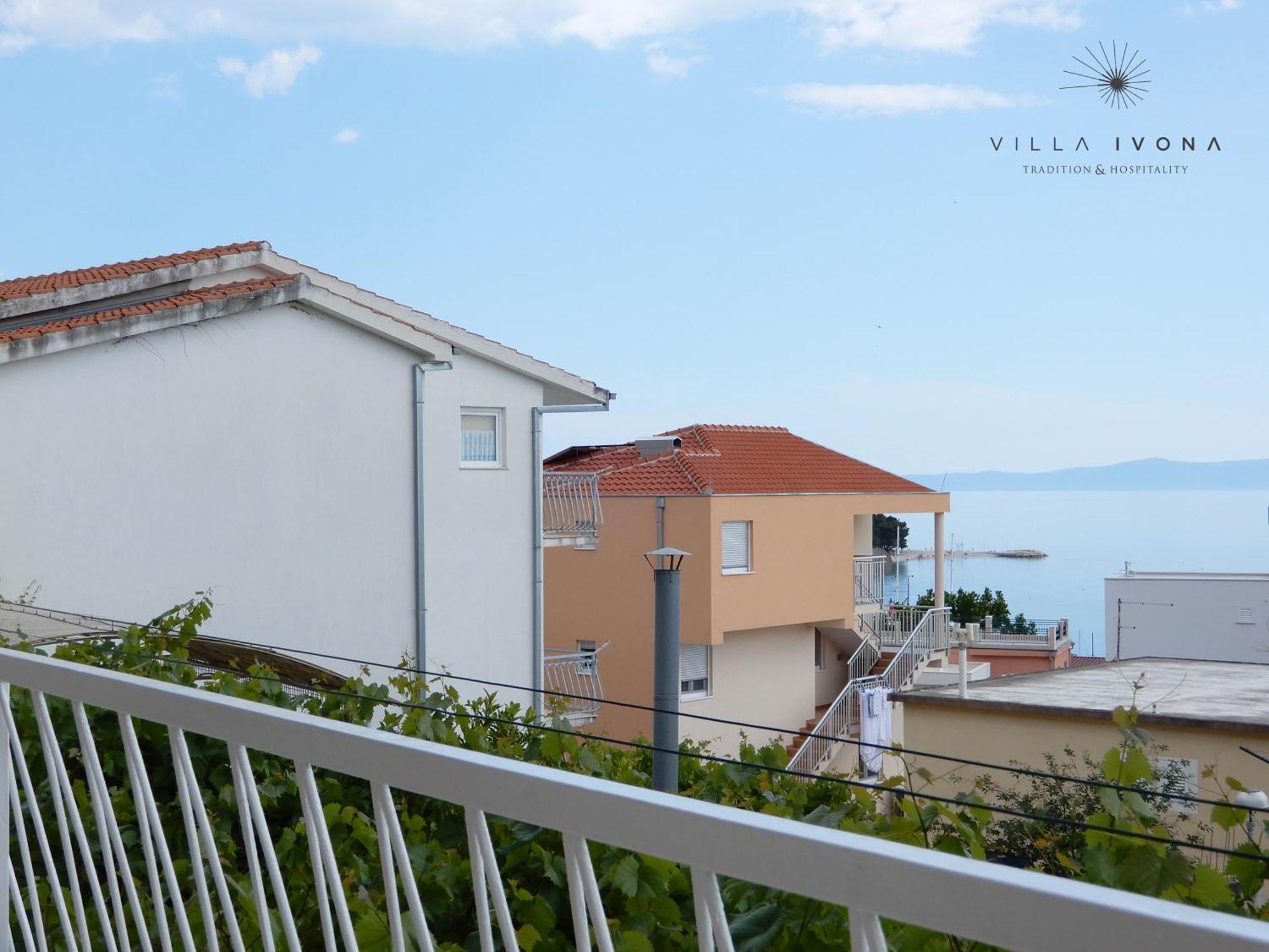 Bed And Breakfast Ivona Baska Voda Room photo