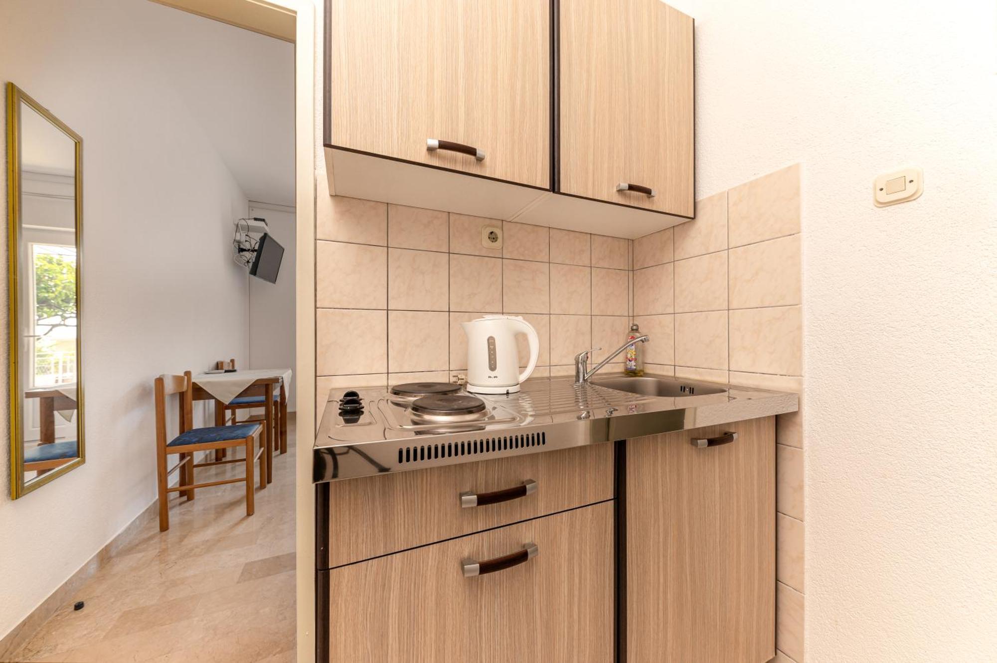Bed And Breakfast Ivona Baska Voda Room photo