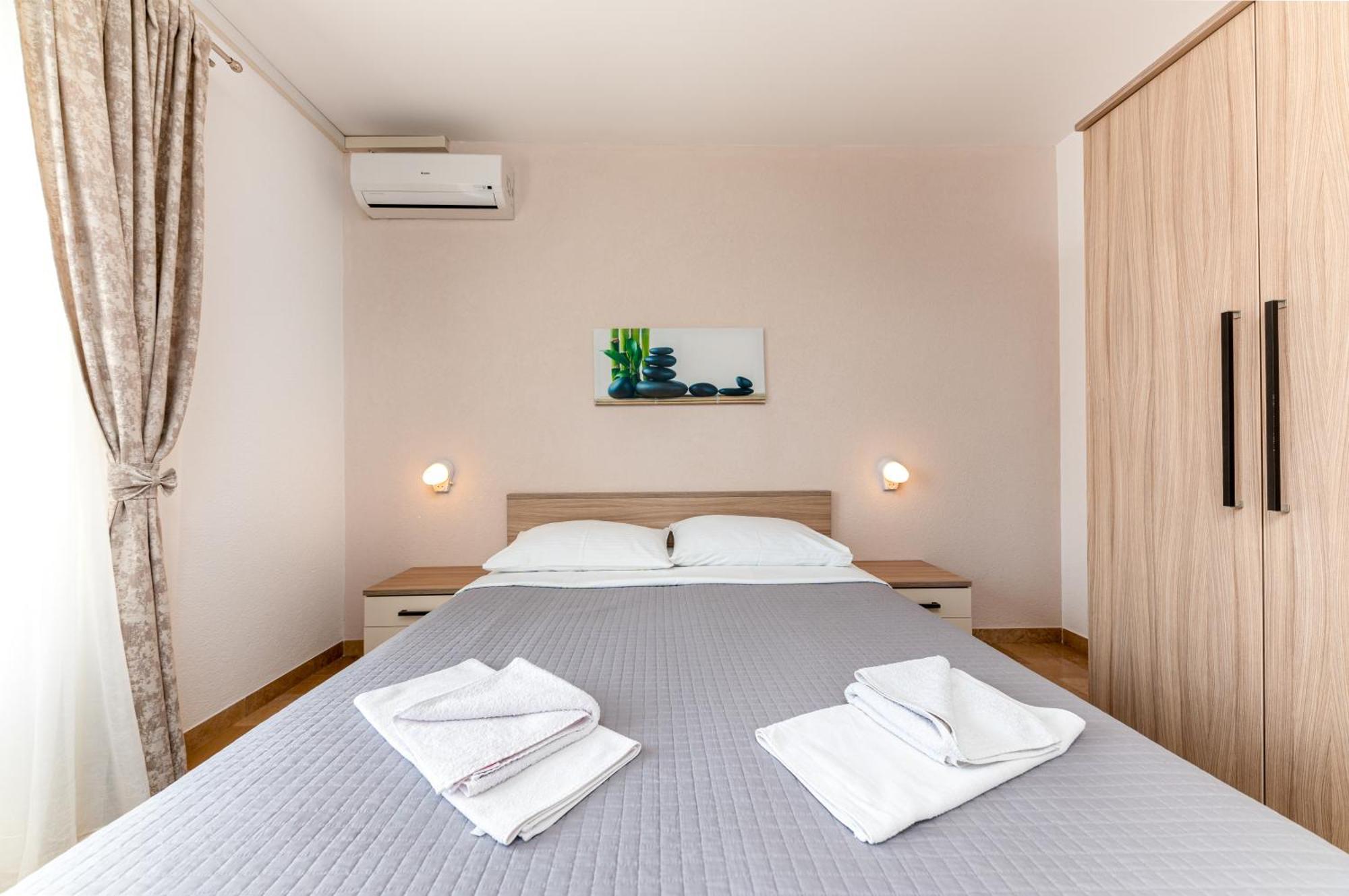 Bed And Breakfast Ivona Baska Voda Exterior photo